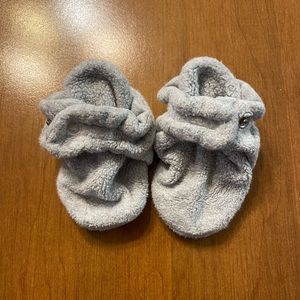 Gray Zutano Booties sz 6 month